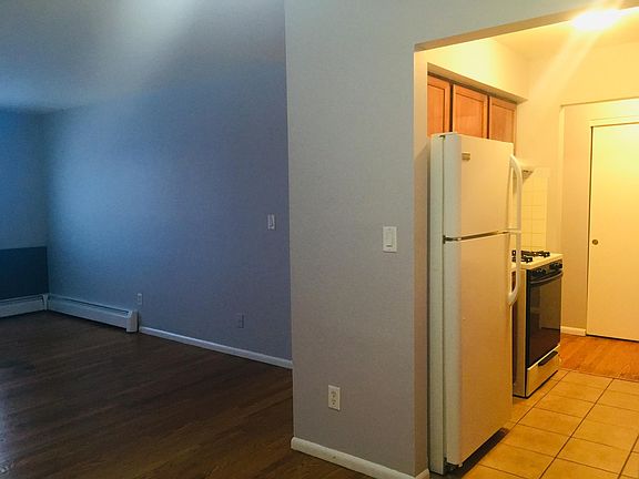 3rd image of 5904 50th Ave APT 17