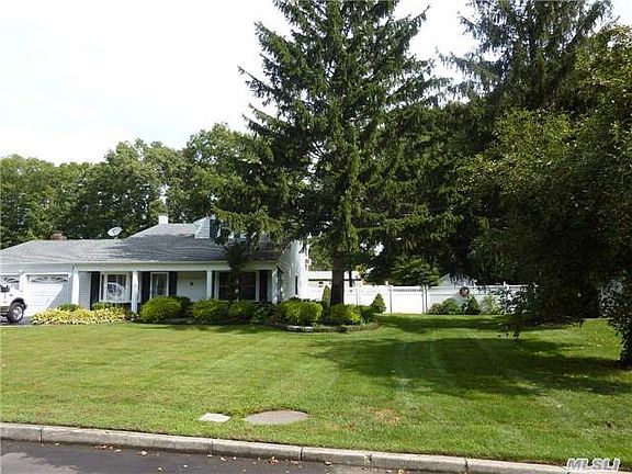 2nd image of 9 Sugarbush Ln