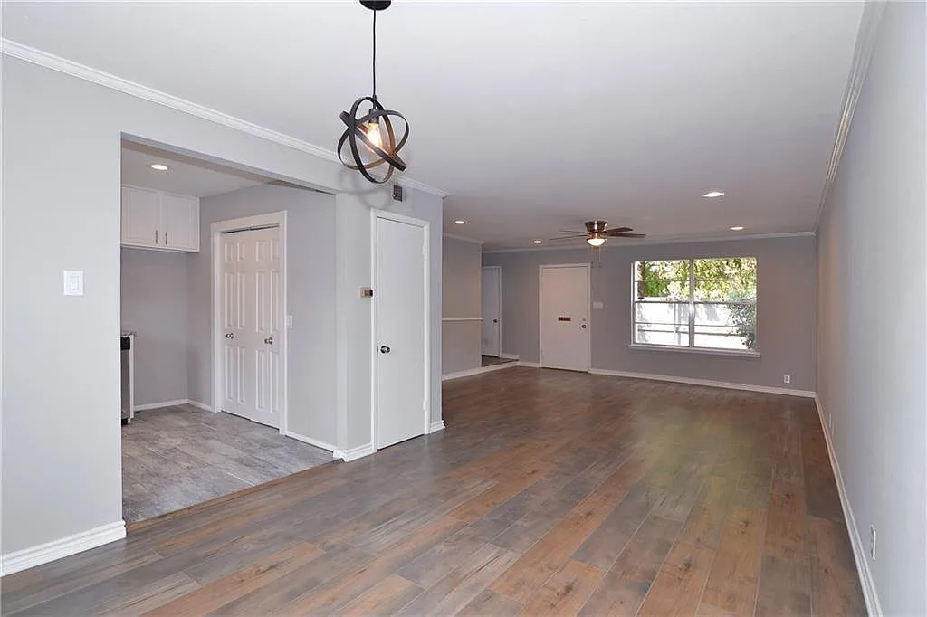 2 bed, 1147 sqft, $1,950 — Photo 1