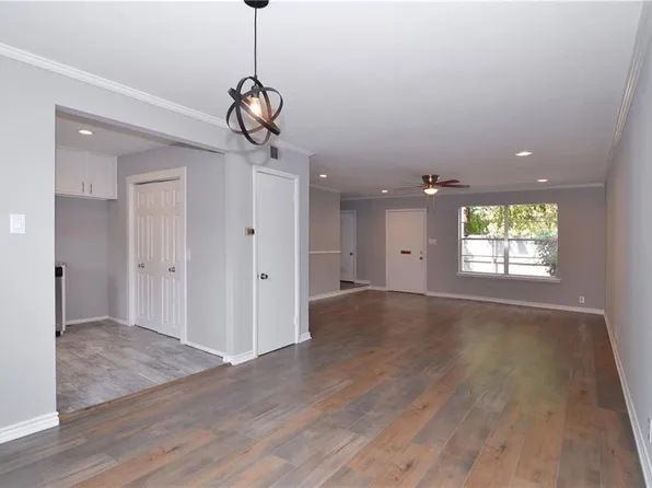 4945 N Hall St, Dallas, TX 75235