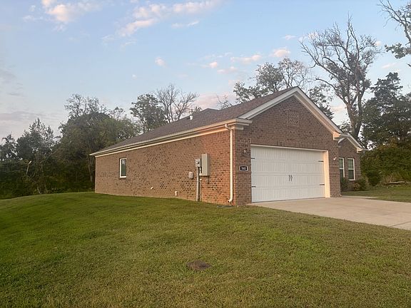 2nd image of 560 Fredericksburg Dr