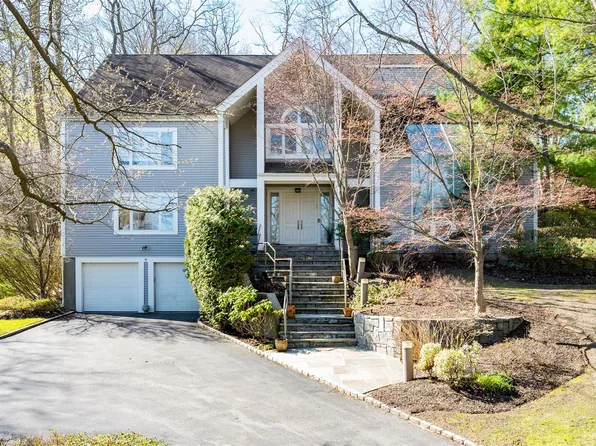 9 Verity Lane, Roslyn, NY 11576