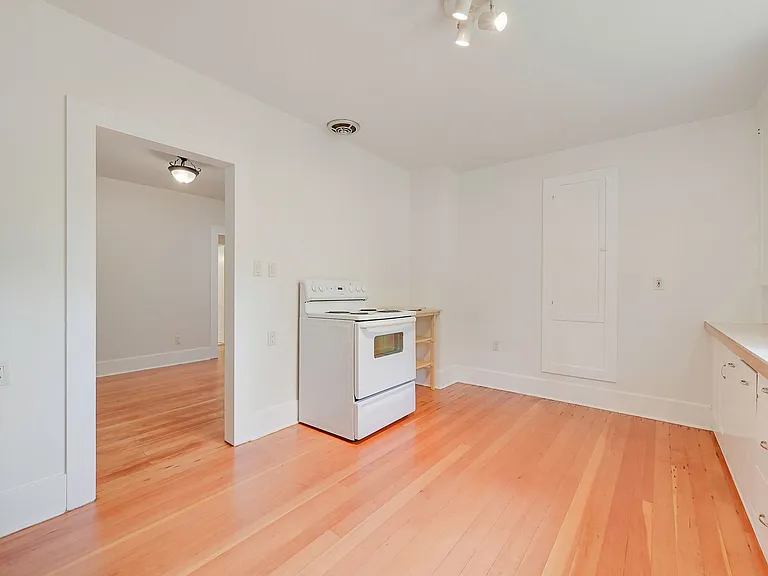 1608 Walnut St — Photo 25