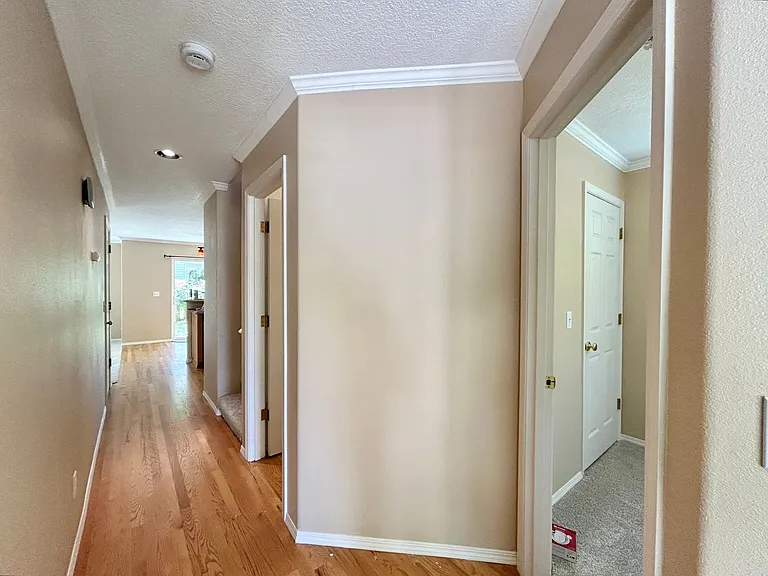 1218 NE Kinney St — Photo 4