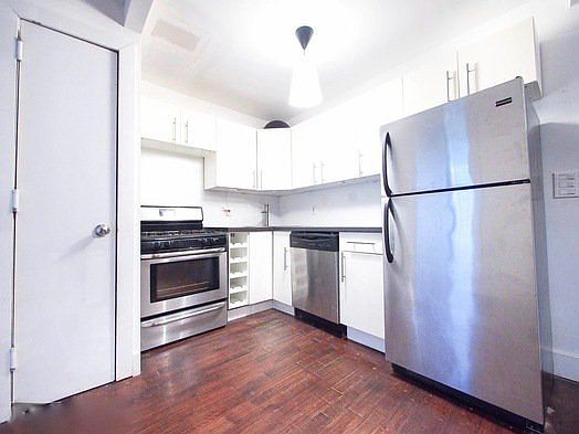 2nd image of 571 Saint Johns Pl #3M