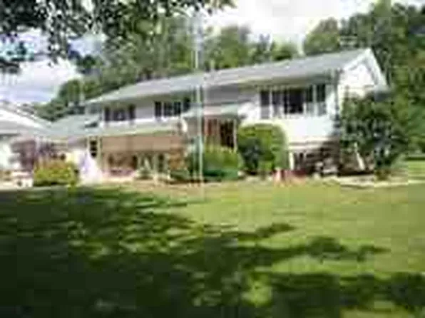 424 Daisy St, Dike, IA 50624