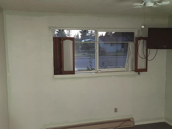 4th image of 6710 N Whitehouse St