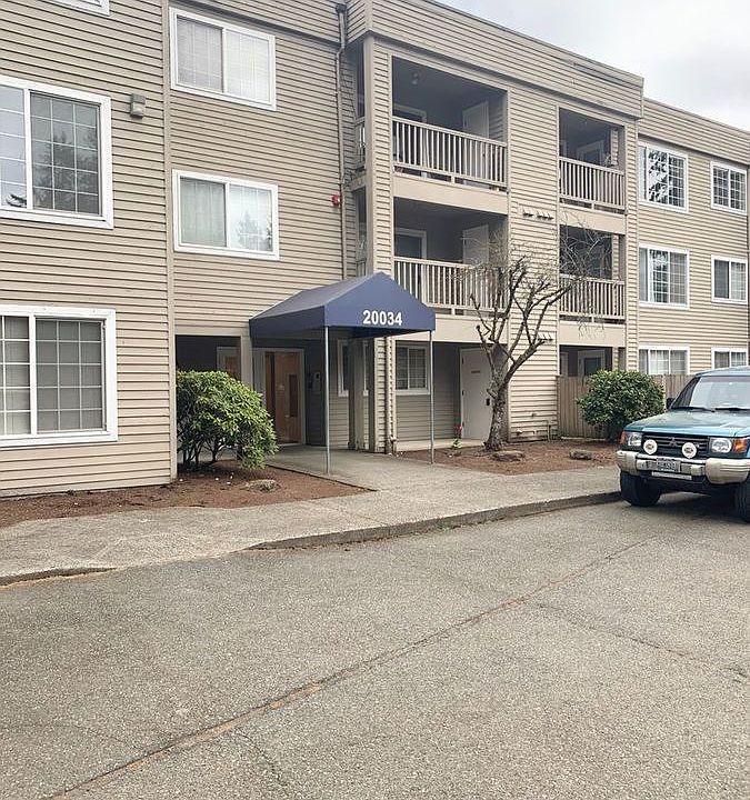 1st image of 20034 15th Ave NE APT 108