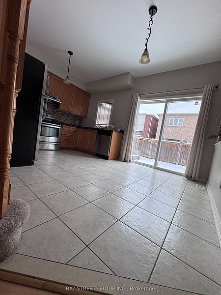 Burlington House for rent - 4 Bedrooms — photo 8