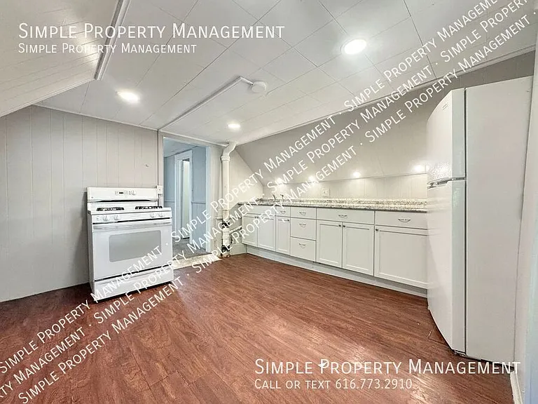 1317 Hamilton Ave NW #2 — Photo 2