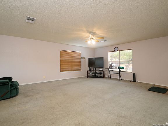 5th image of 7724 Wood Bluff