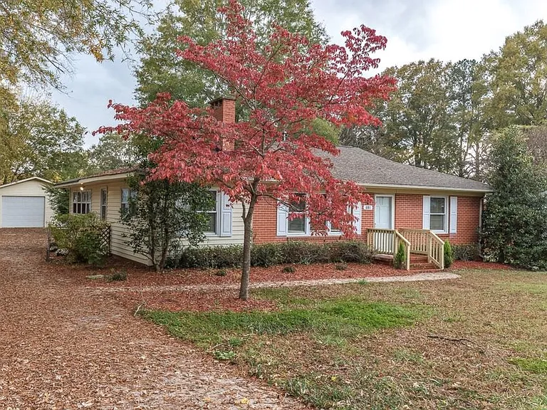 601 Berkshire Dr — Photo 13