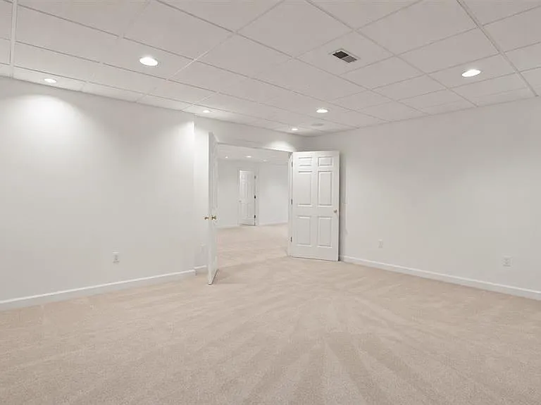 14 Beresford Ct — Photo 43