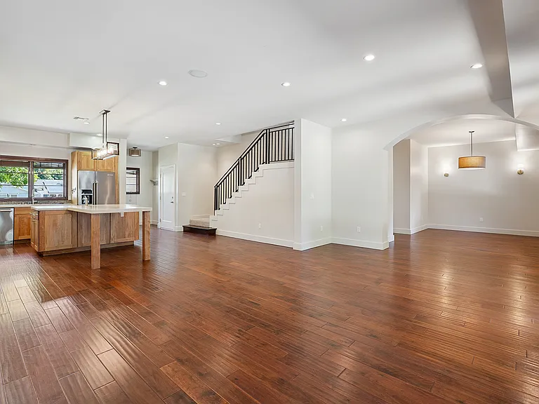 22030 Providencia St — Photo 6