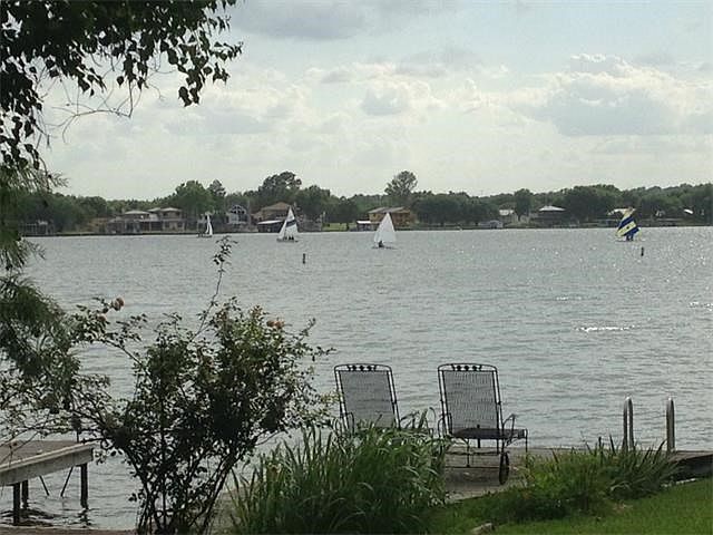 1st image of 200 Bluebird Cir