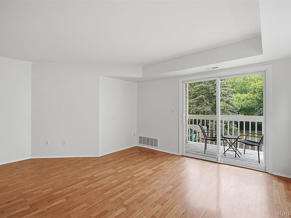 2nd image of 2215 S Huron Pkwy APT 1