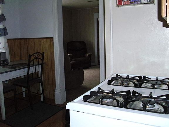 3rd image of 915 N 5th St