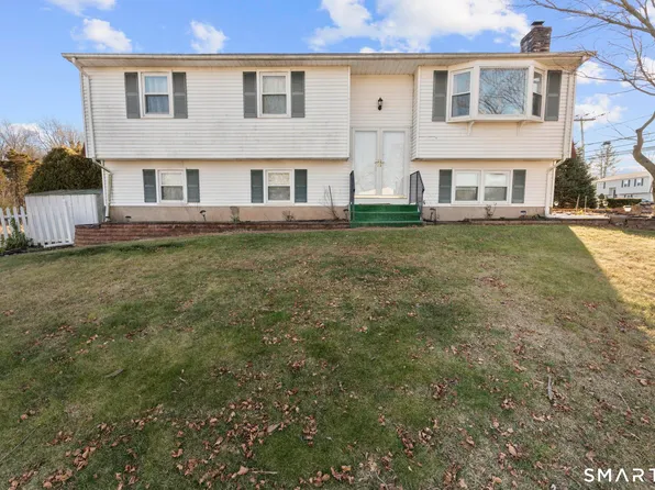 7 Pettit Drive, Meriden, CT 06451