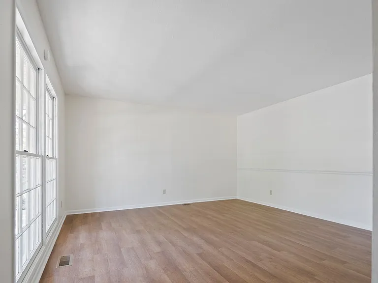 632 Rock Spring Rd — Photo 8