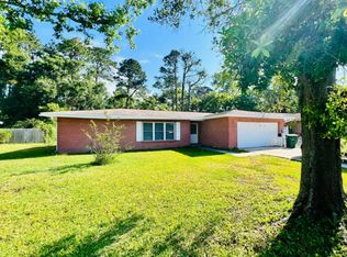 7703 Lisa Dr E, Jacksonville, FL 32217