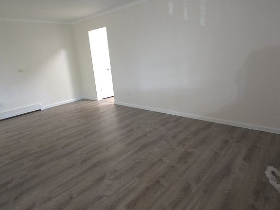 3rd image of 125 Warner Hill Rd Unit 100