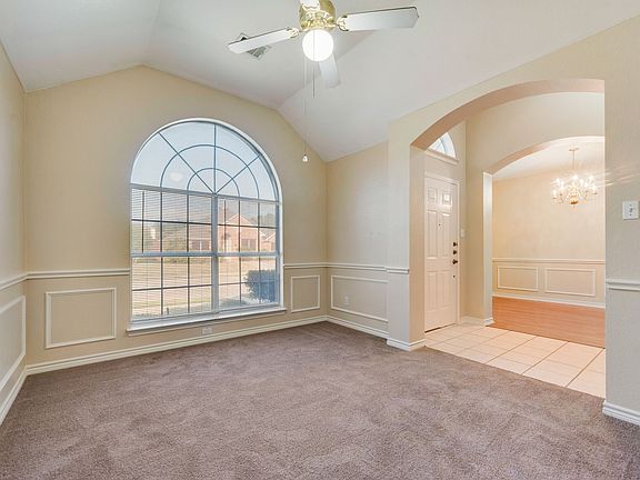3rd image of 1152 Taylor Ln