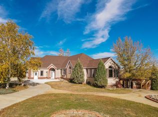 917 42nd St E, Williston, ND 58801