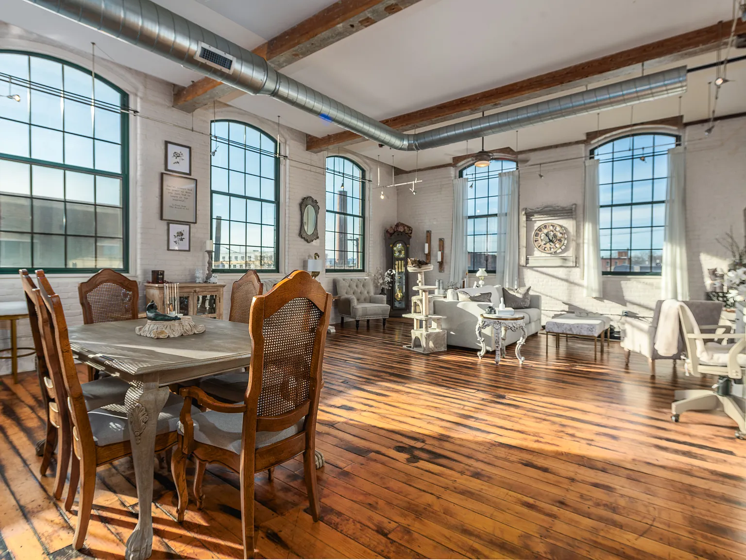 1 bed, 1130 sqft, $2,450 — Photo 4