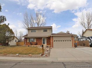 5316 Rangeview Dr, Cheyenne, WY 82001