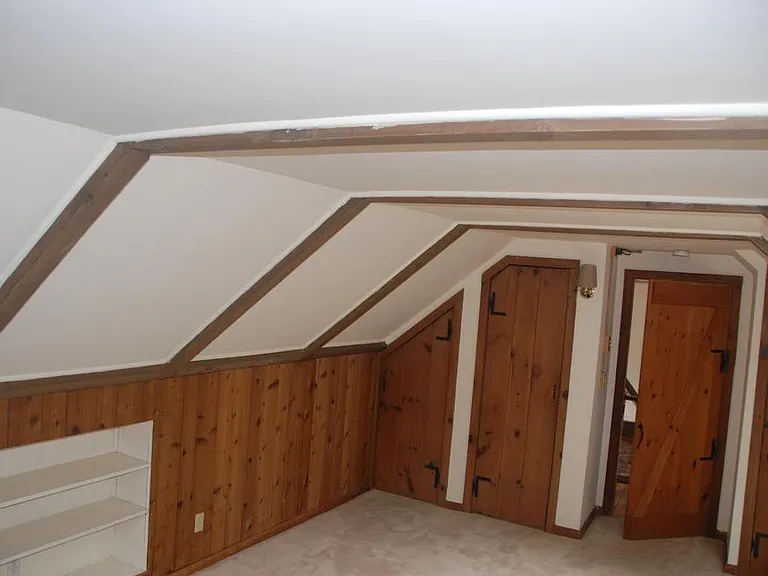 Upstairs bedroom3