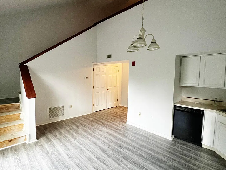 58 E Oakland Ave #6 — Photo 1