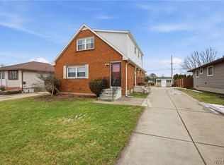 75 Theresa Dr, Buffalo, NY 14227