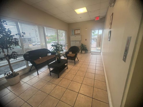 8900 Collins Ave APT 203