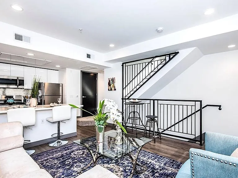 8748 Reading Ave — Photo 6