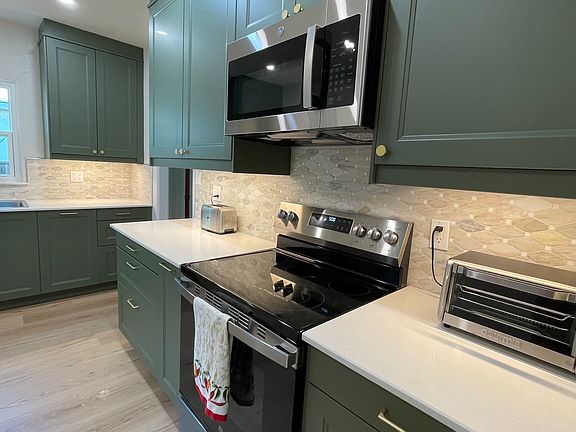4th image of 4125 53rd St