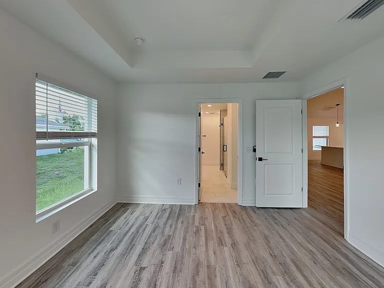 2308 NW 9th Ave — Photo 6