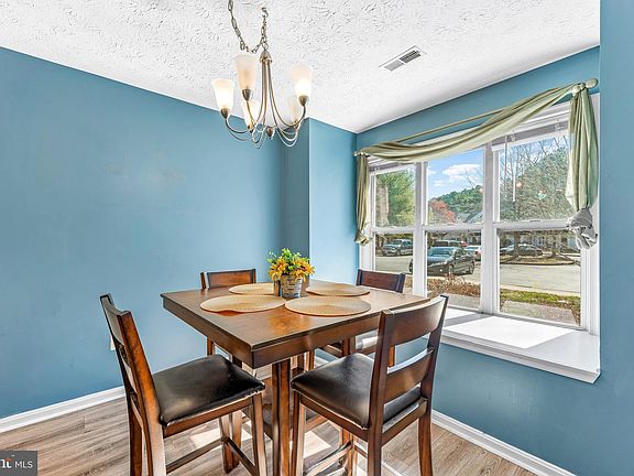 5th image of 48213 Picketts Harbor Ct