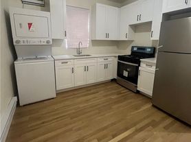 7524 13th Ave, Brooklyn, NY