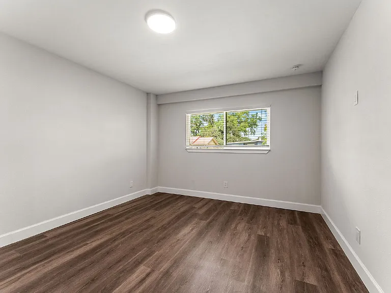 1143 Linden St — Photo 25