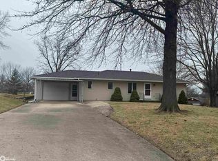 626 N 3rd St, Centerville, IA 52544