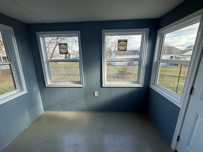 513 Stratford Ave — Photo 4