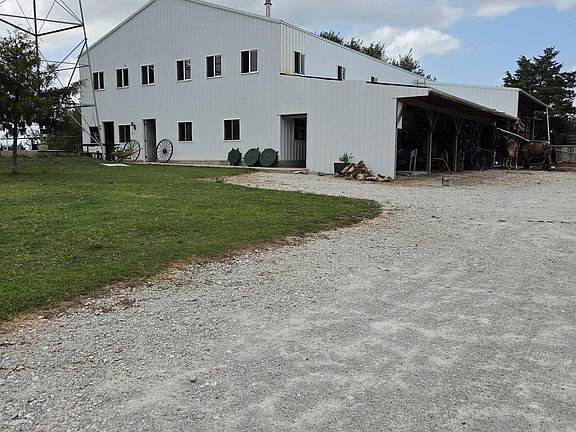 2nd image of 3440 Missouri 83