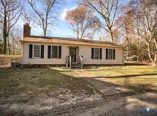 9925 Friendship Rd, North, VA 23128