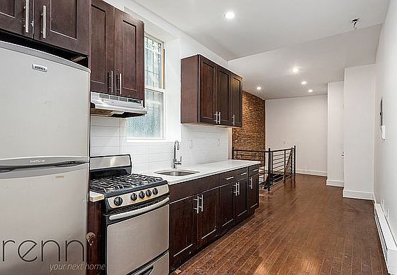 2nd image of 309 Tompkins Ave APT 1D