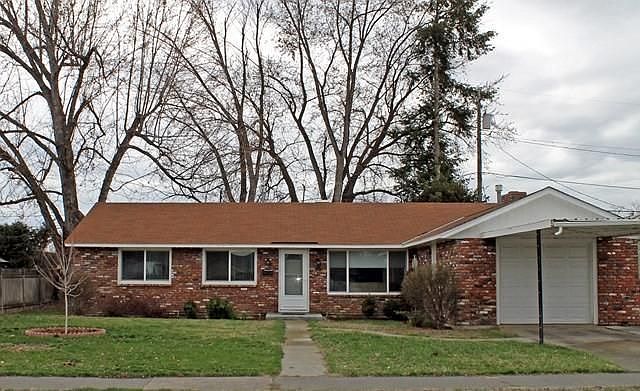 1st image of 136 Leonard St