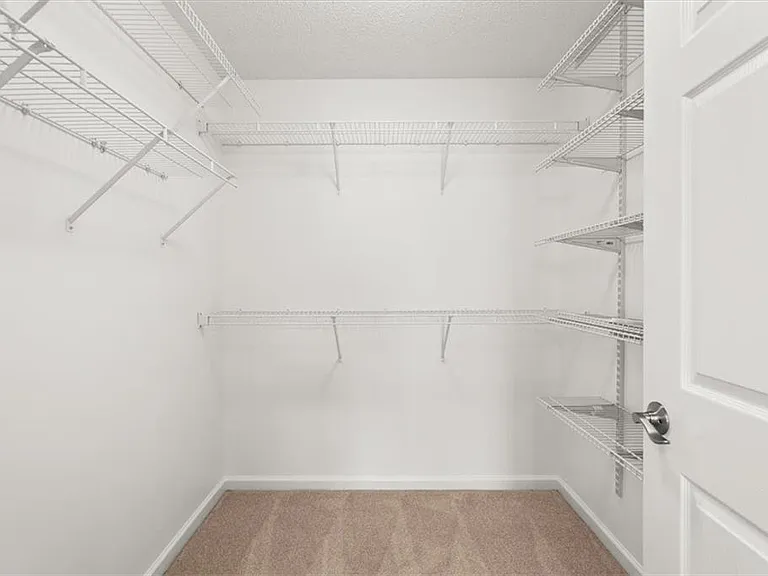 1305 Village Ln — Photo 18