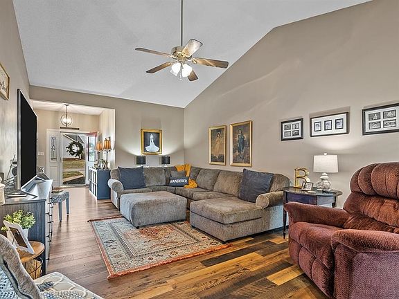 5th image of 107 Stoneridge Dr