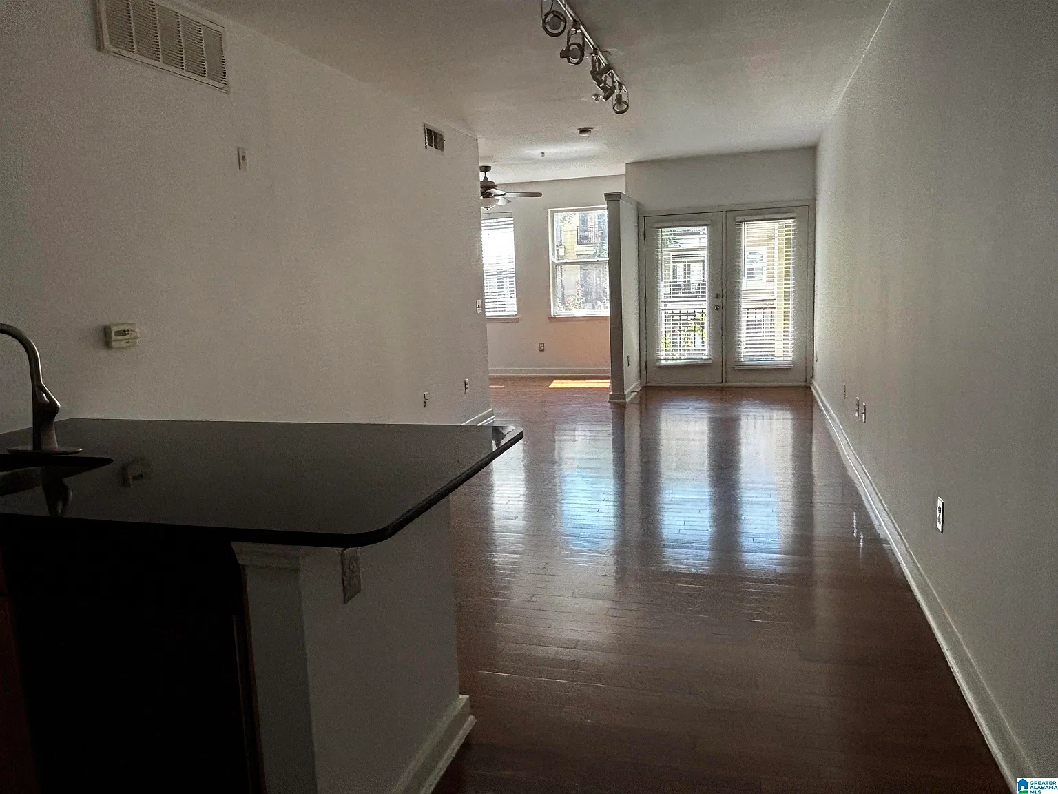 1 bed, 1.0 bath, 651 sqft, $1,150 — Photo 4