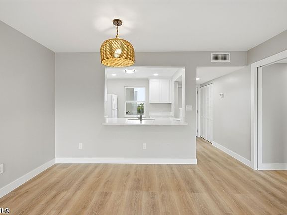 5th image of 6220 Augusta Dr APT 312