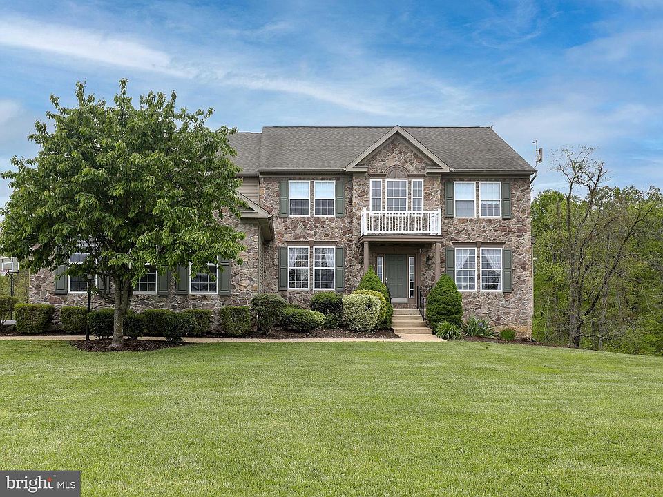 1st image of 312 Chimney Cir